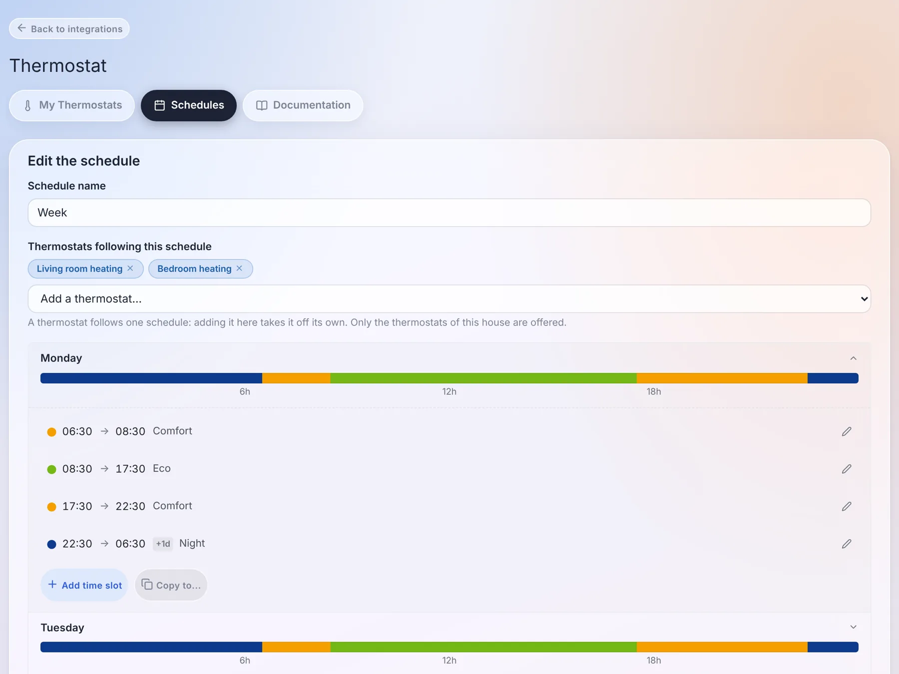 El editor de programación: una barra de color por día y los tramos del lunes